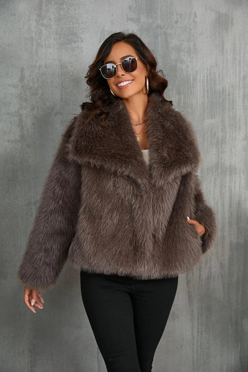Ebba – Elegant Vegan Fur Jacket